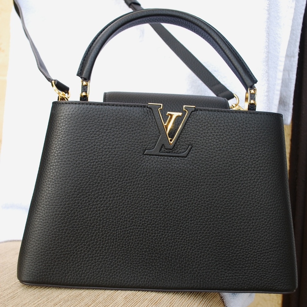 New Auth Louis Vuitton pm black Capucines
